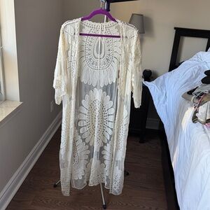 Elegant Cream Lace Kimono